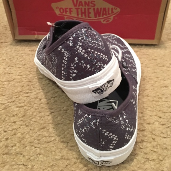 Authentic Ditsy Bandana Vans - Picture 3 of 4