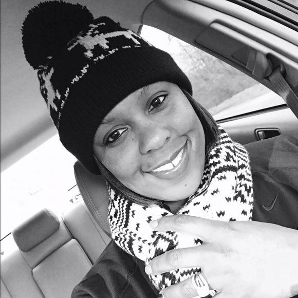 Meet your Posher, Pamela - Picture 1 of 1