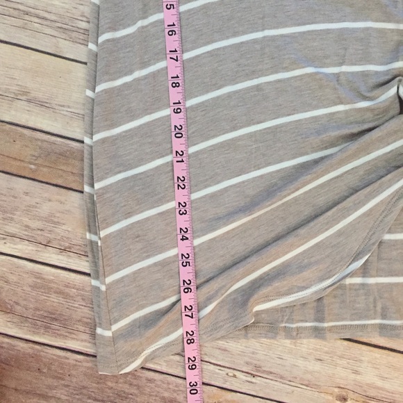 Last 1! M Taupe Twist Knot Striped Tee - Picture 4 of 6