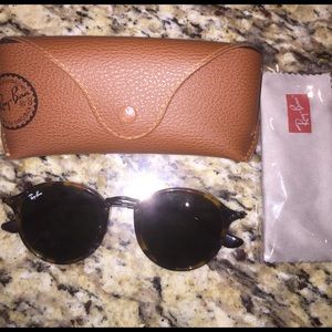 Ray Ban Round Fleck w/ case and cloth