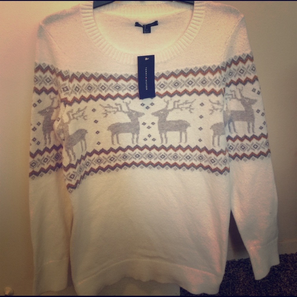 NWT Tommy Hilfiger sweater size medium left!