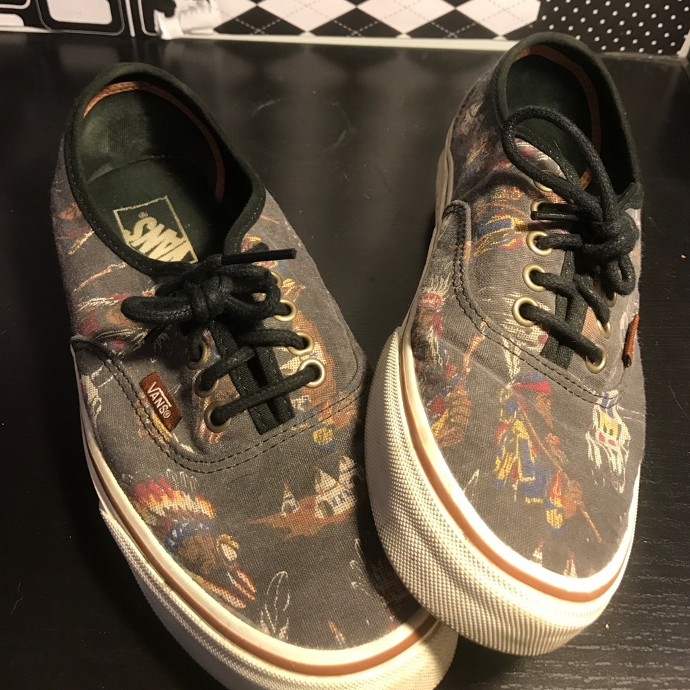 RARE size 9, cute Native American print Vans