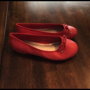 Red ballet flat