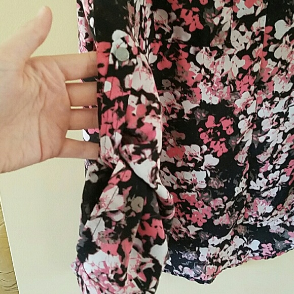 Patterned Blouse - Picture 3 of 6