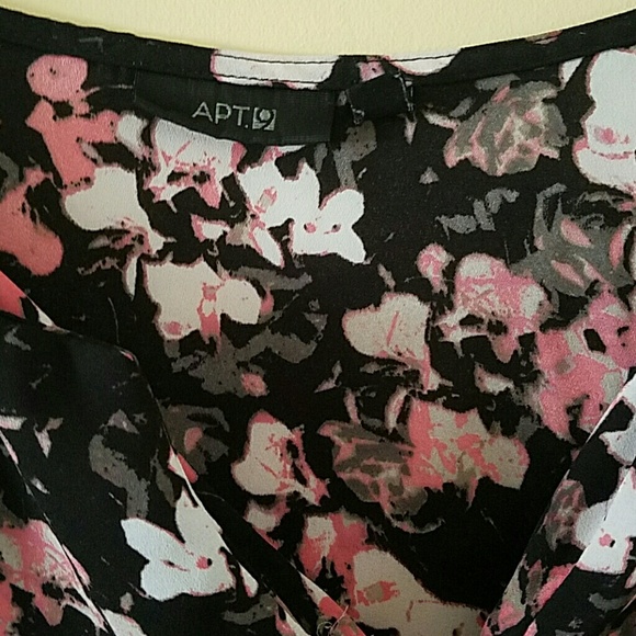 Patterned Blouse - Picture 5 of 6