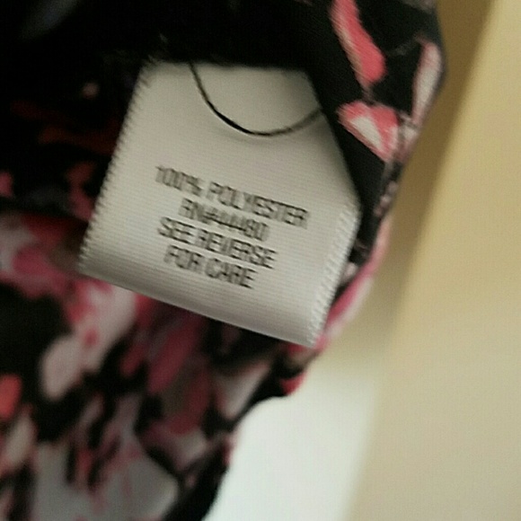 Patterned Blouse - Picture 6 of 6