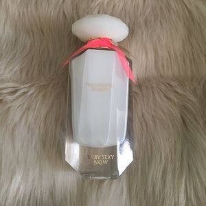 Victoria's Secret Very Sexy Now Perfume