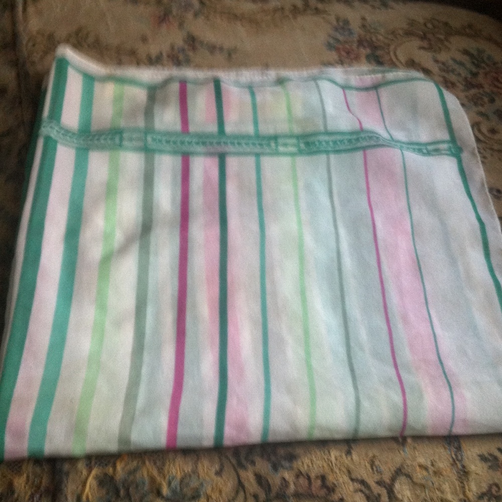 🚨💚Beautiful stripped scarf!💖 - Picture 2 of 4