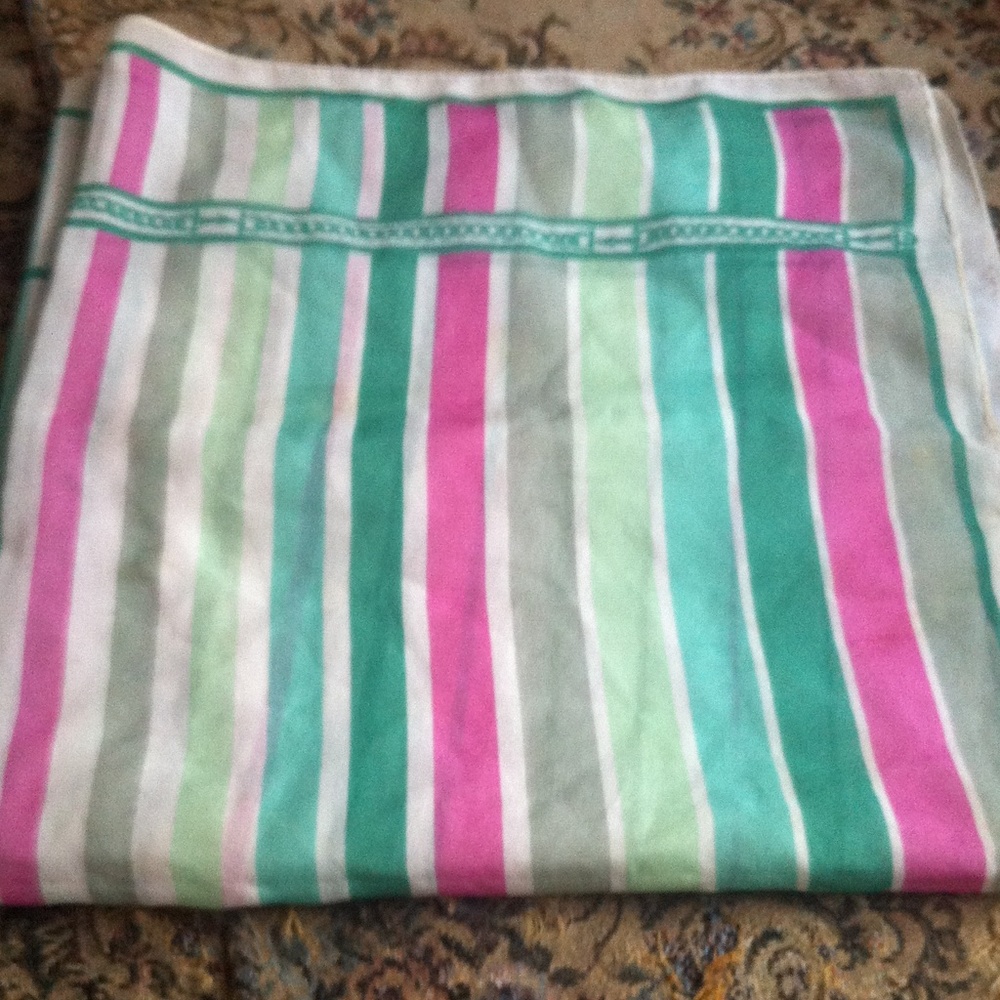 🚨💚Beautiful stripped scarf!💖 - Picture 3 of 4