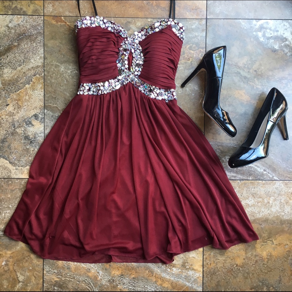 Red Jeweled dress🌟 💞