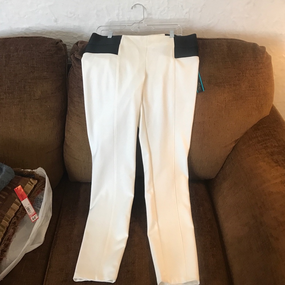 White cropped pants