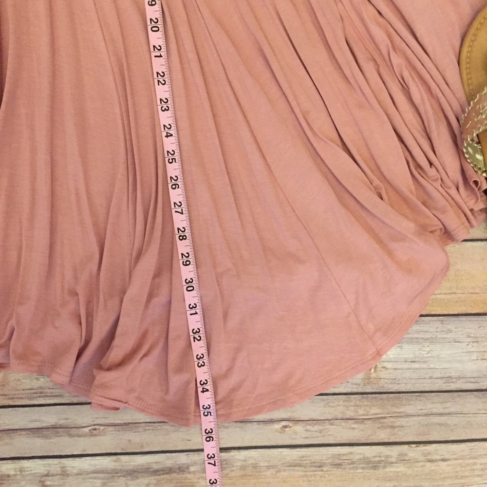 {Plus} Rose/Blush Cold Shoulder Tunic - Picture 4 of 4