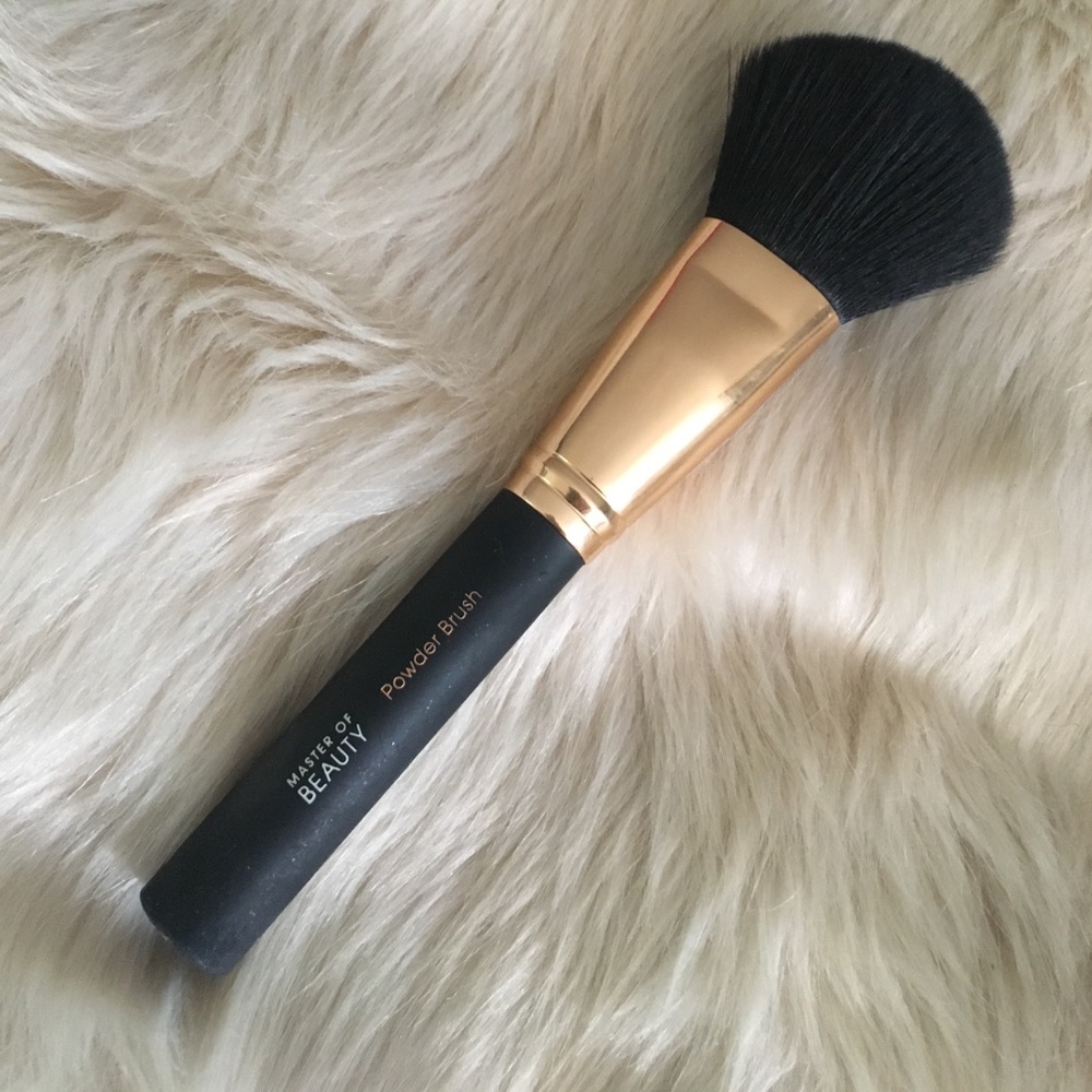 Like New Powder Brush