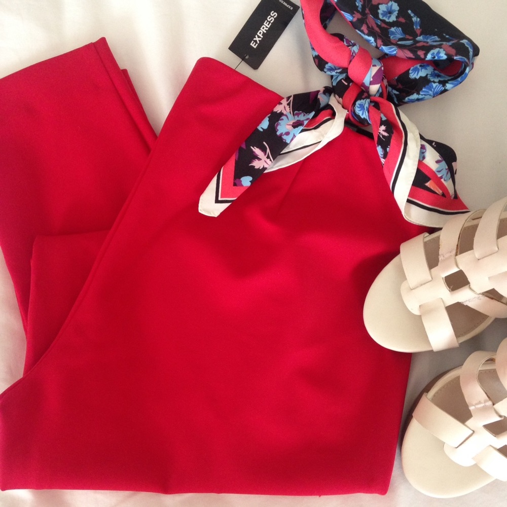 Express Mid Rise Pintuck Leggings