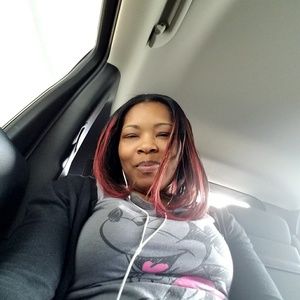 Meet your Posher, Nikia