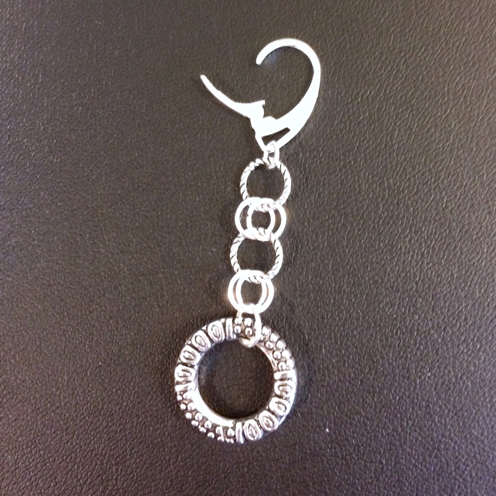 Detailed silver ring Sterling lever back earrings - Picture 2 of 2