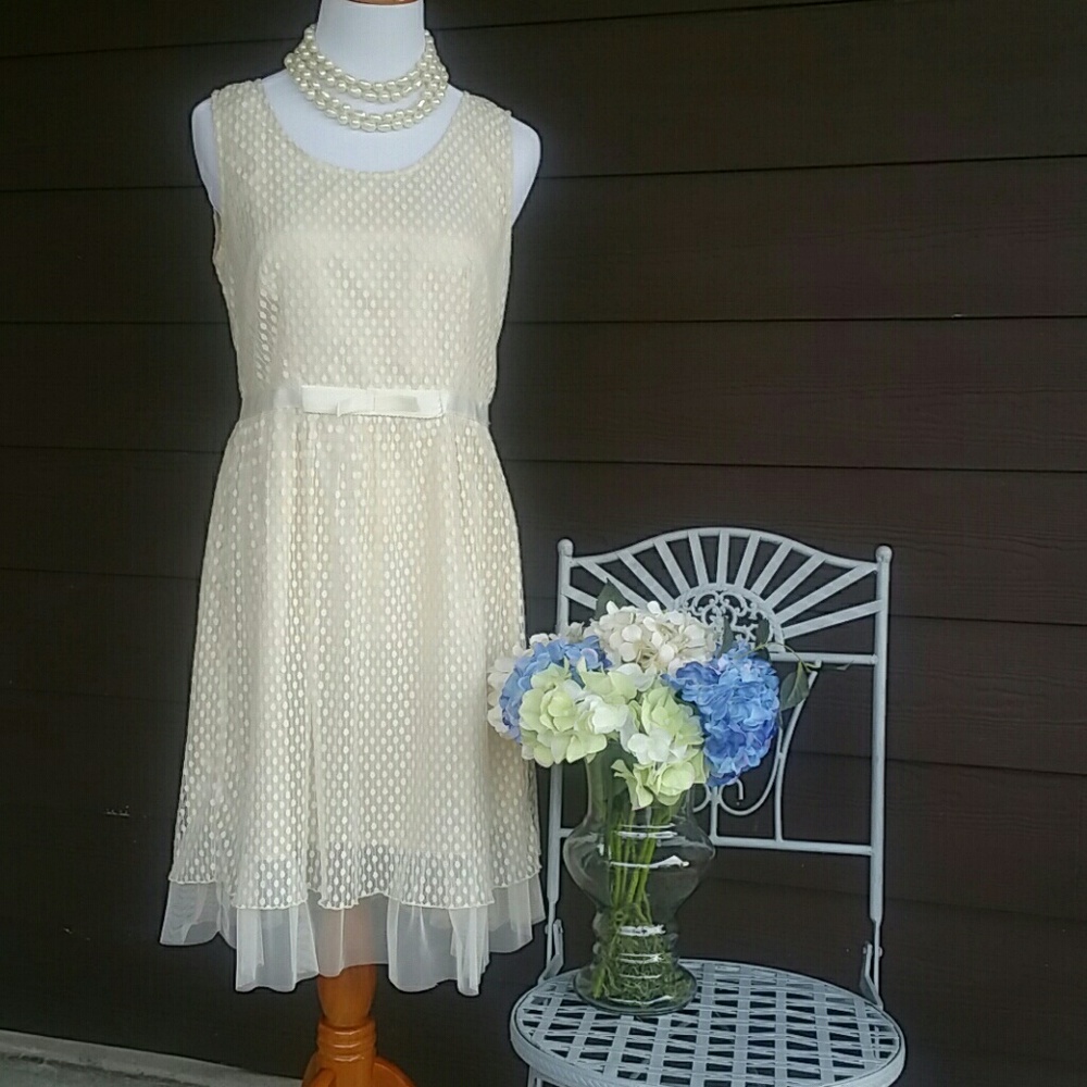 Beautiful Feminine dress w/ Satin Bow sz M