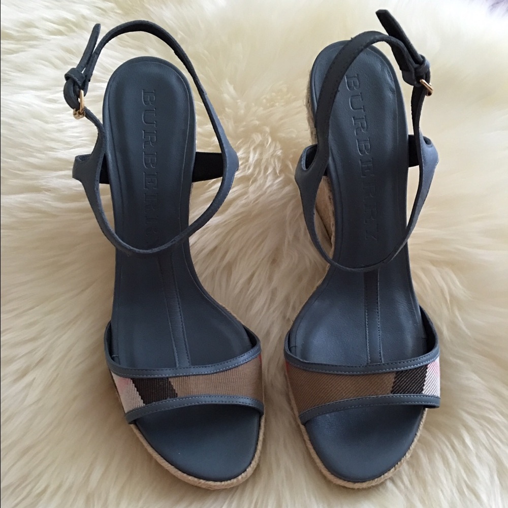 💥👏🎉1-HOUR SALE🎉👏💥Burberry wedge sandals
