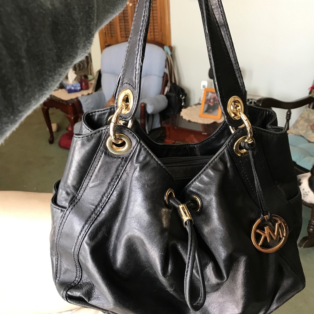 Micheal Kors purse