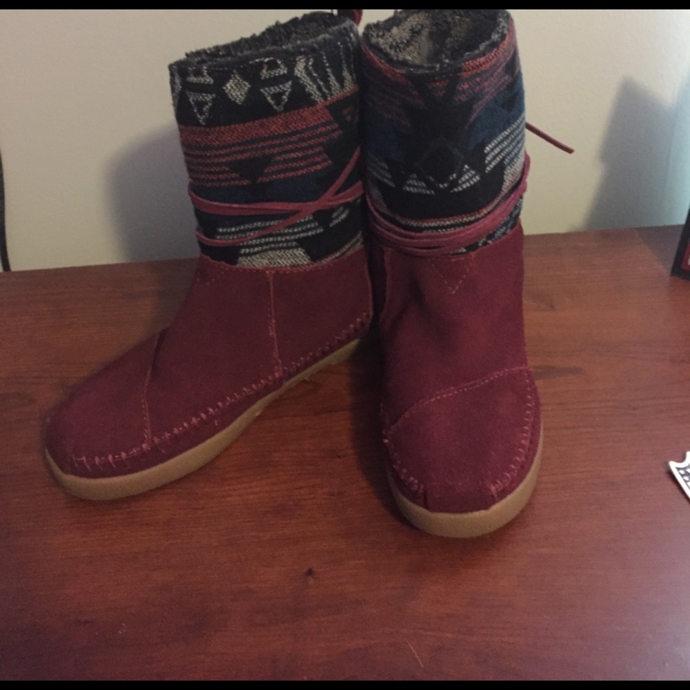 TOMS boots