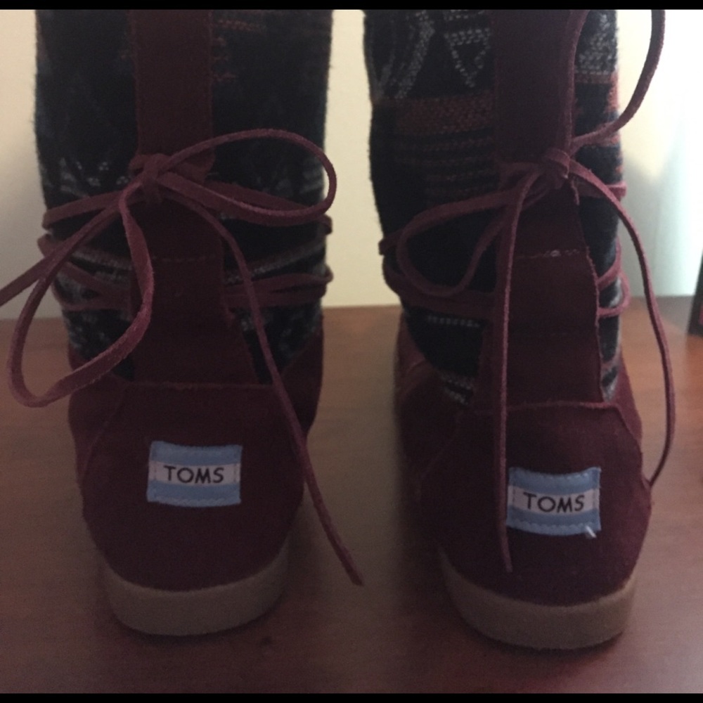 TOMS boots - Picture 2 of 3