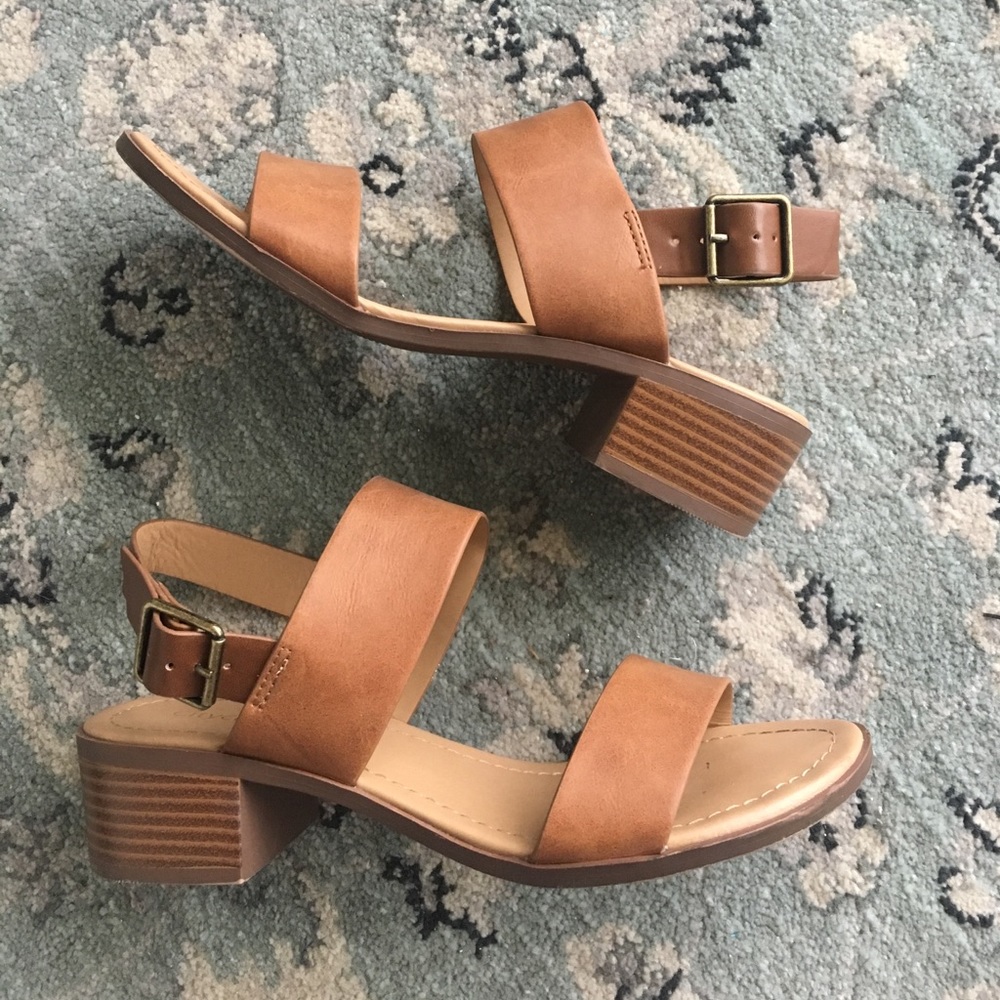 Block heel sandals