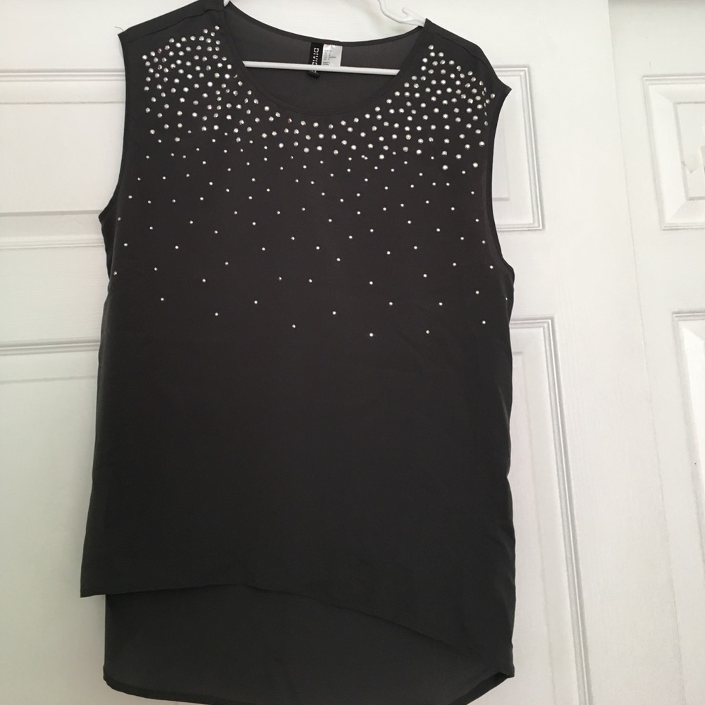 Studded high/low tank