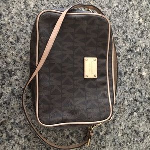 Michael Kors Jet Set Crossbody