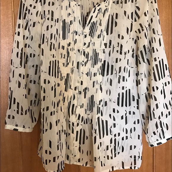 Lightweight blouse by daniel rainn - Picture 1 of 3