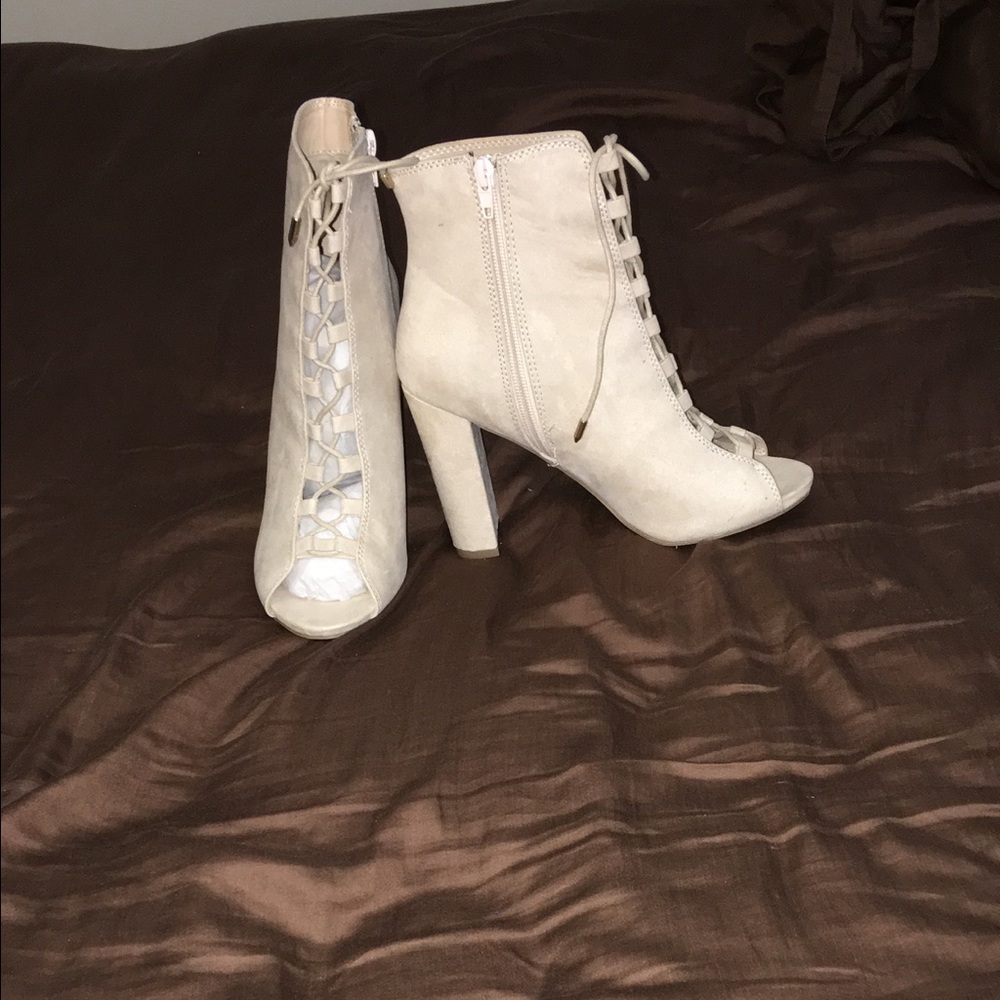 Heels size 7