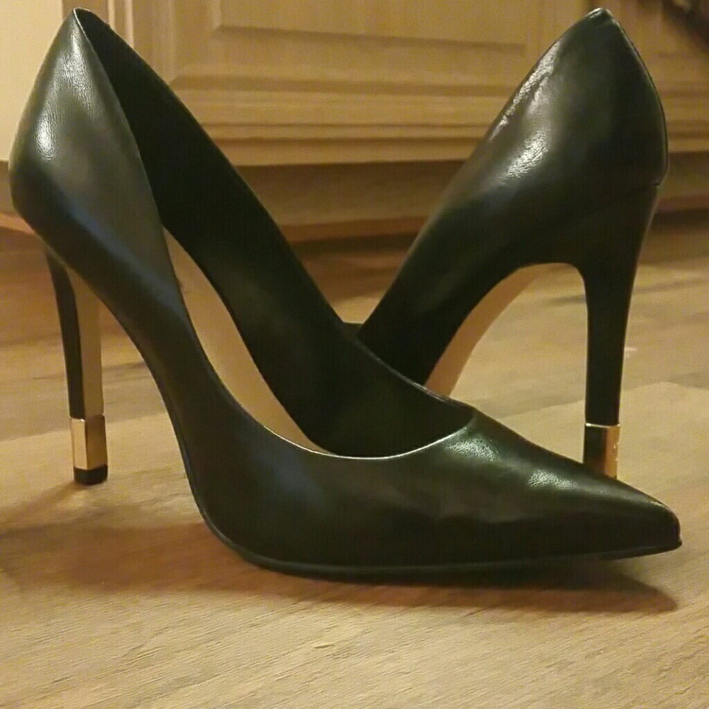 Guess Heels size 7.5