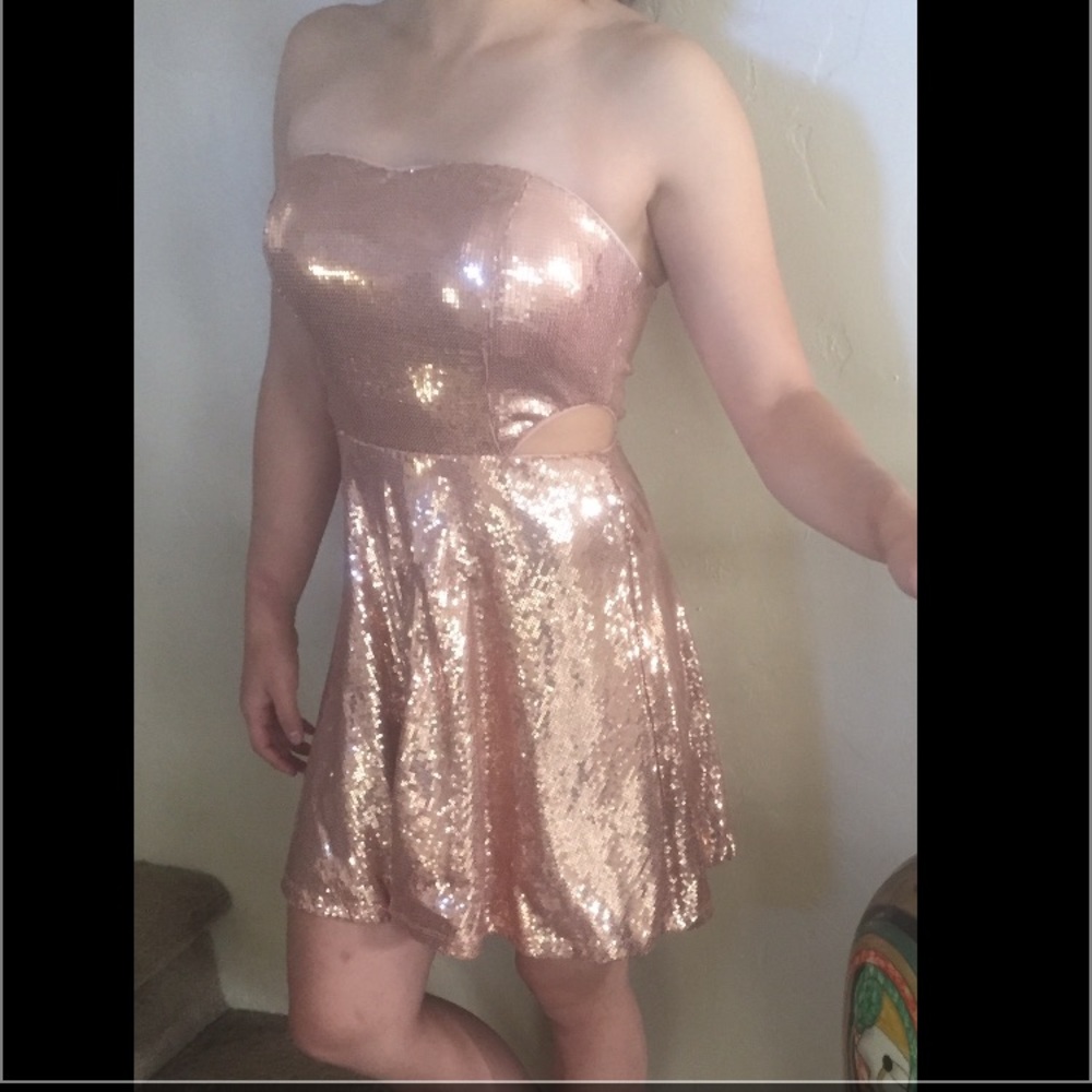 Sparkly Prom Dress with side peep holes.!❤️❤️