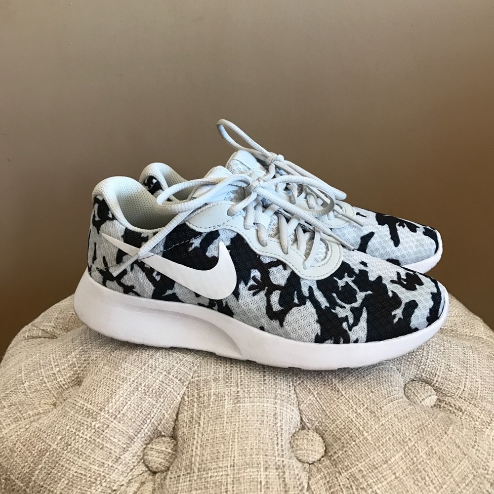 Nike Tanjun print