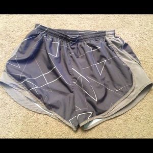 WOMENS NIKE RUNNING SHORTS LARGE