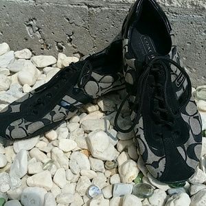 Coach size 7M sneakers