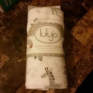 Lulujo cotton muslin swaddle