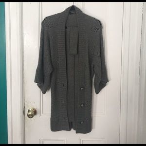 Kimono sleeve knitted sweater