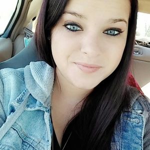 Meet your Posher, Riah