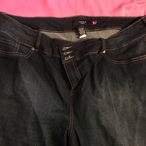 Stretch jean capri torrid sz 28