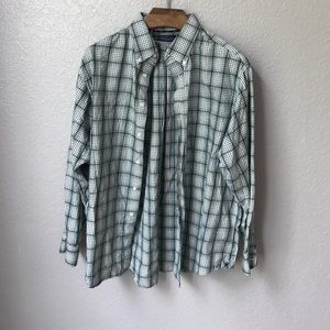 Used Men's Roundtree and Yorke dress Shirt