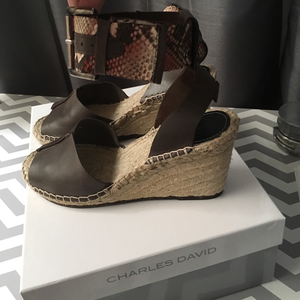 Espadrilles open toe wedge Charles David.