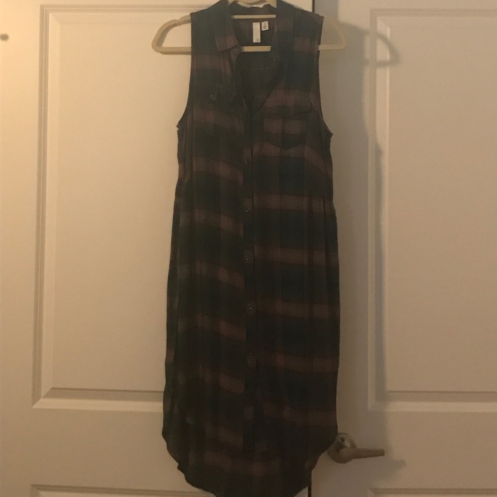 XS BP. Midi, plaid dress