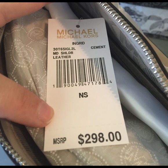 Price Drop!! Michael Kors shoulder bag NWT - Picture 3 of 7