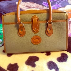 Vintage Dooney & Bourke Pebbled Leather Sat hel