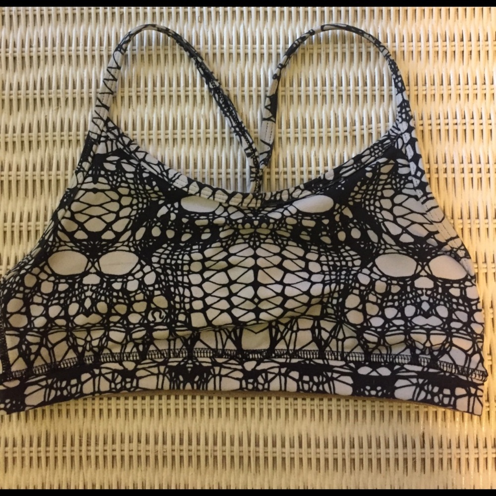 Lululemon sports bra
