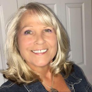 Meet your Posher, Burnette