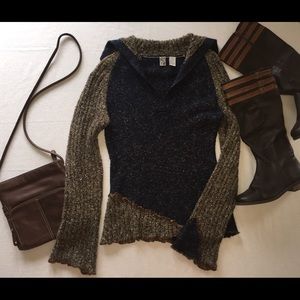 Blue sweater with poet sleeves