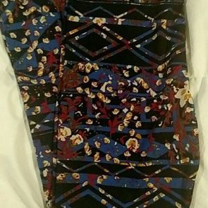 Lularoe Tc New Blue Floral Trellis Leggings