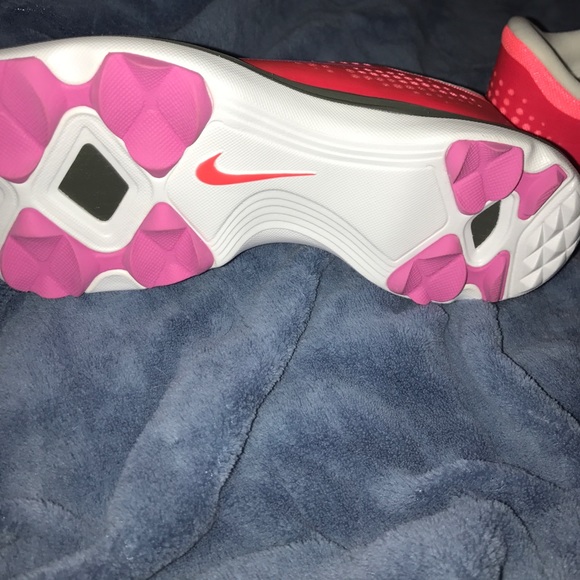 Nike shoes - Picture 2 of 3