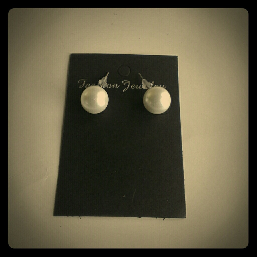 Beautiful White Pearl Earrings
